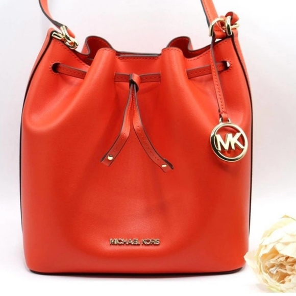 Michael Kors Eva Bucket Bag - Picture 2 of 12